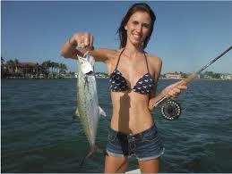 Artificial Lures for Catching Spanish Mackerel Spanish Mackerel may be the easiest fish in the ocean to catch on artificial lures.