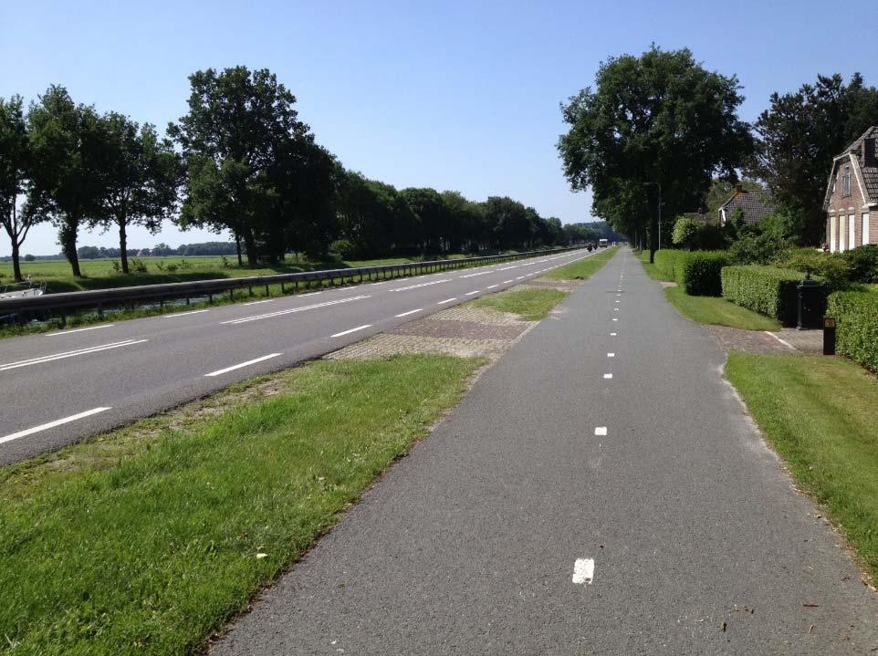 AASHTO and ConnDOT Design Guidelines Shared Use Side Path (Route 44 Boston Tpk.) Minimum 10 wide path recommended Minimum 5 separation distance recommended Minimum 2 lateral offset from obstacles (e.