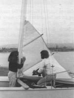 NOTE: The halyard should follow the curf of the mast and not wrap around the hook at the masthead.
