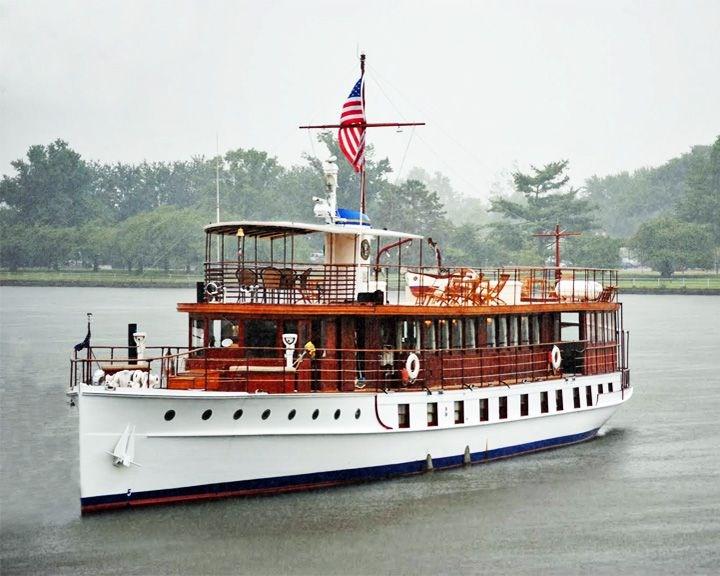 com The Sequoia was built for Richard Cadwalader in 1925/26 at a cost of $200,000, who then sold the yacht to William Dunning, president of Sequoia Oil Co. in 1928.