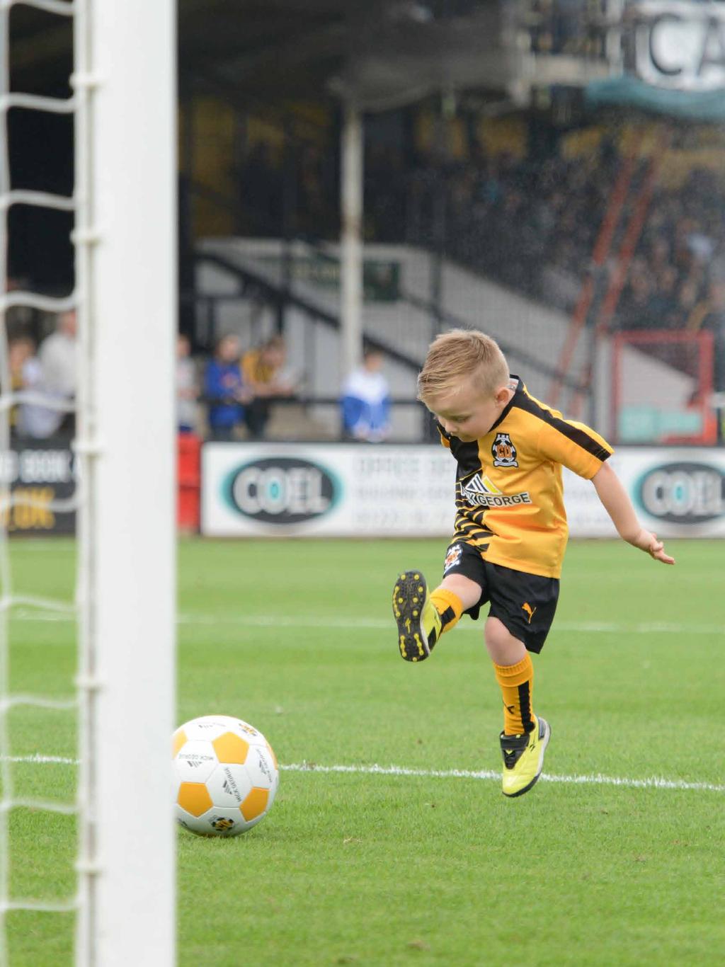 Soccer Tots An introduction to football The Cambridge United Soccer Tots programme caters for children aged 2 5 years old who are taking their first steps into football.