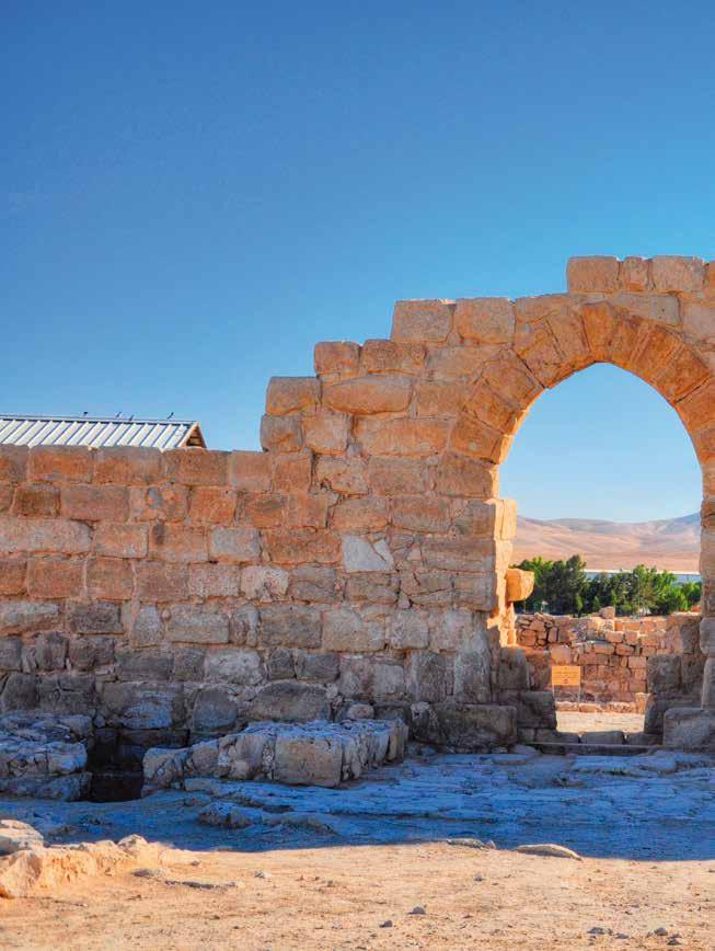 Il-monasteru ta Sant Ewtimju, li jinsab fiċ-ċentru tal-installazzjoni industrijali tal-insedjament ta Mishor Adumim, hu issa miftuħ għall-pubbliku.