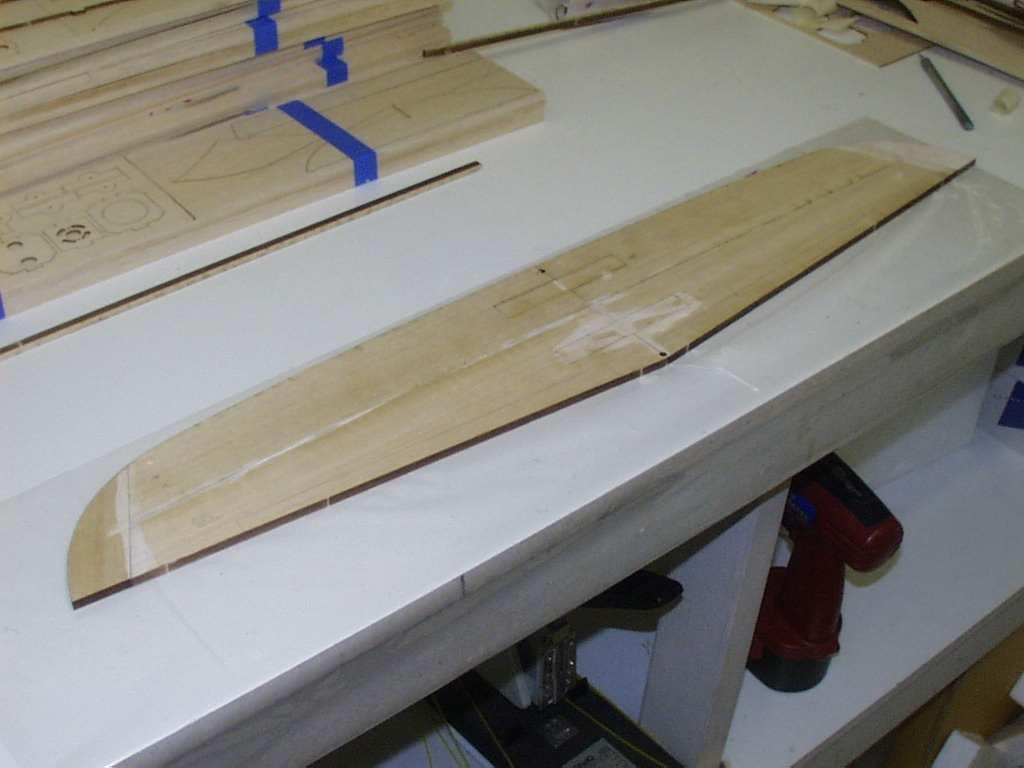 2 Shaping Despite being only 6mm thick, the wing section (Airfoil) of the Slipso400 wing can make a considerable difference in flight, however even if you do not obtain a