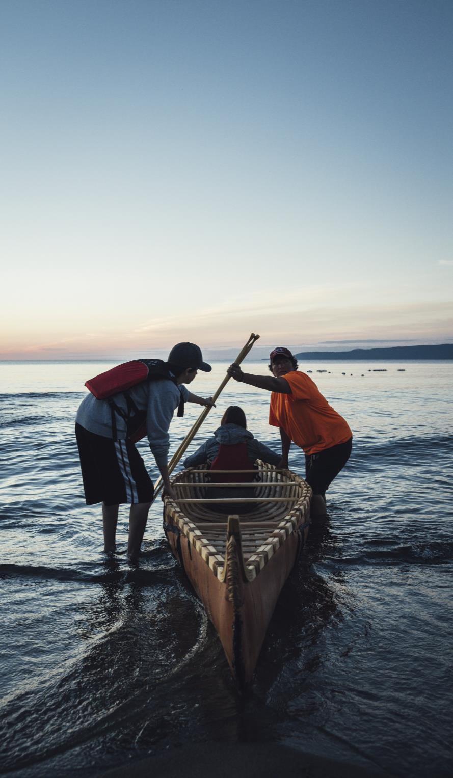 CAMPAIGN THEME: CONNECTIONS Connections form the backbone and overarching theme of the Canadian Canoe Culture campaign.