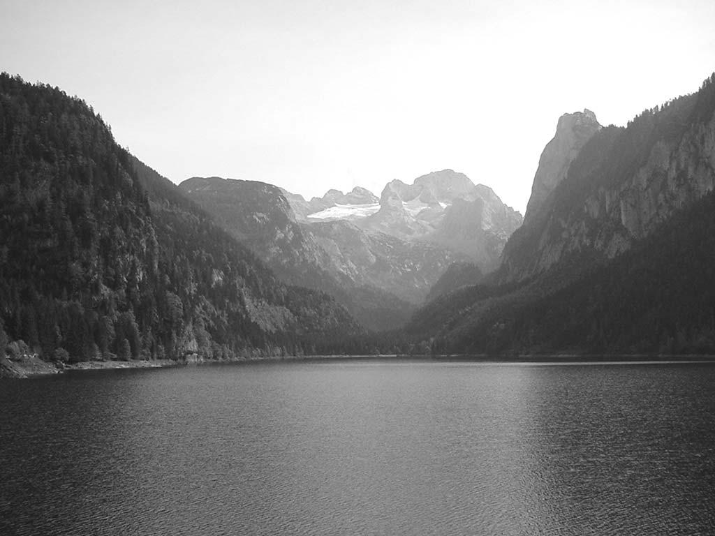 Figure 1. Gosausee Lake and Dachstein Massif (2,996m a.s.l.) crest, in addition to the old spillway located in the right bank.