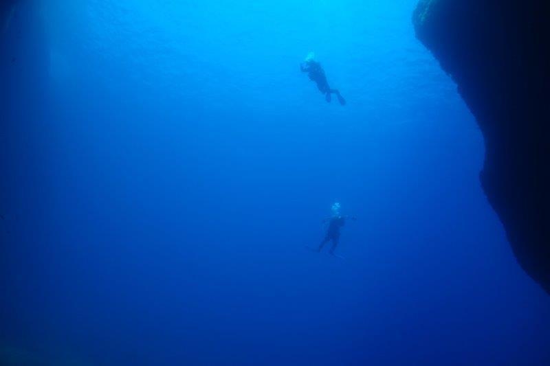 Dave Taylor on the wall dive near to the Blue Hole.