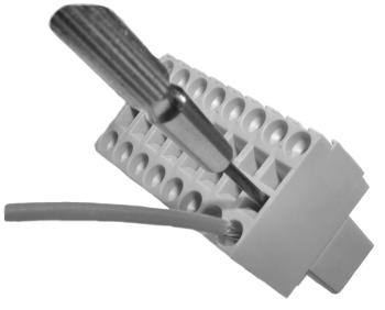 INPUT/OUTPUT CONNECTORS Control/Status Outputs This detachable tension clamp terminal block accepts wire sizes from 0.08mm 2 to 1.0mm 2 and requires a small flat bladed screwdriver (2.5mm max.