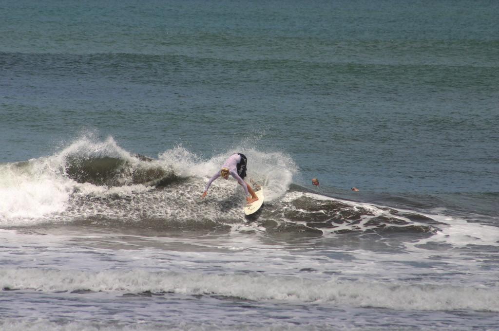 Looks like at the time of writing this (2 hours after the pics) surf is maybe up to head high on sets. Dominic Surface 4 Photos 3 Photos Pavonnes Aug.16, 9:00 a.m. Waves 3'-5'.