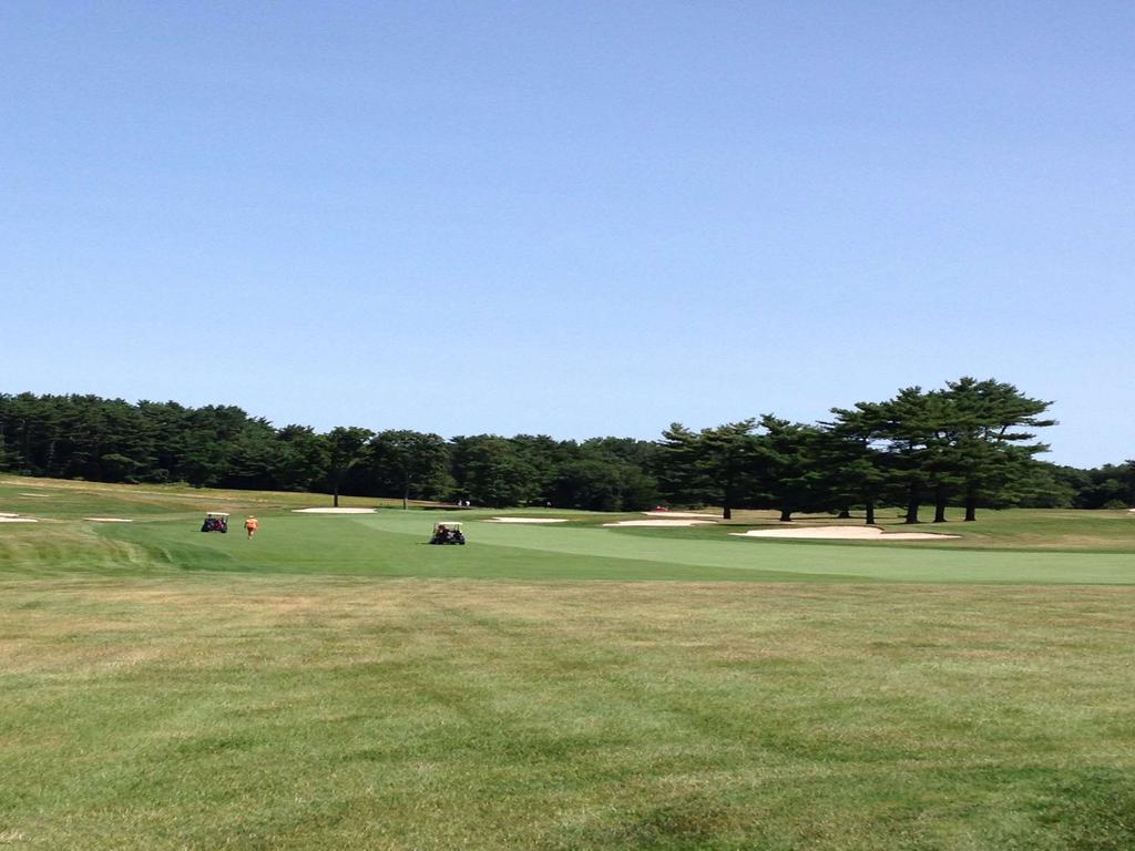 MEADOW BROOK CLUB 18 hole private, golf only facility on Long Island, NY 260 members 12,000 annual rounds 9,000 member and guest rounds 3,000 are corporate/charity outing rounds 2015 annual operating