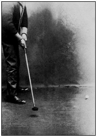 404 THE AMERICAN GOLFER Plate No. 1. Grip and stance.