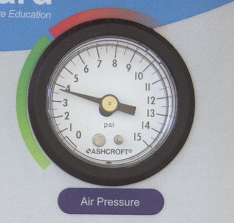 Activating features consumes air pressure from the internal reservoir. It may be necessary to refill the system after several exercises. Do not exceed the recommended pressure marked green.