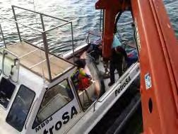 Once back in the harbour, Cheetah moored next to a fishing boat and they assisted giving the crew a water hose which was immediately placed inside the mouth of the shark so that water could further