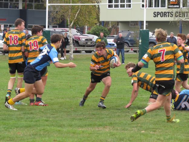 A strong defensive effort early allowed Rangiora to defend its line and respond with an attack of its own which resulted in three points from Patrick McCallum s boot.