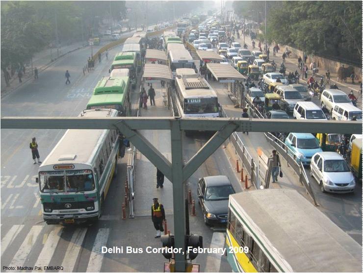 6 Illustration of Crowding are no vehicles waiting in queue at a stopping bay. Figure 3.7 shows the level of saturation at a BRT station in Delhi.