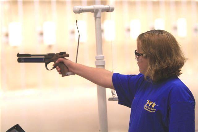 The competitor s shooting arm should be fully extended, with the sights at eye level. The non-firing hand may provide support for the firing hand or the butt of the pistol. 5.1.
