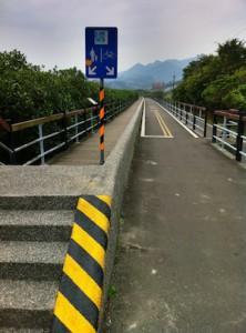 54. On behalf of Hsinchu county government, I investigated and planned 300 kilometres of bikeway by in 2008.