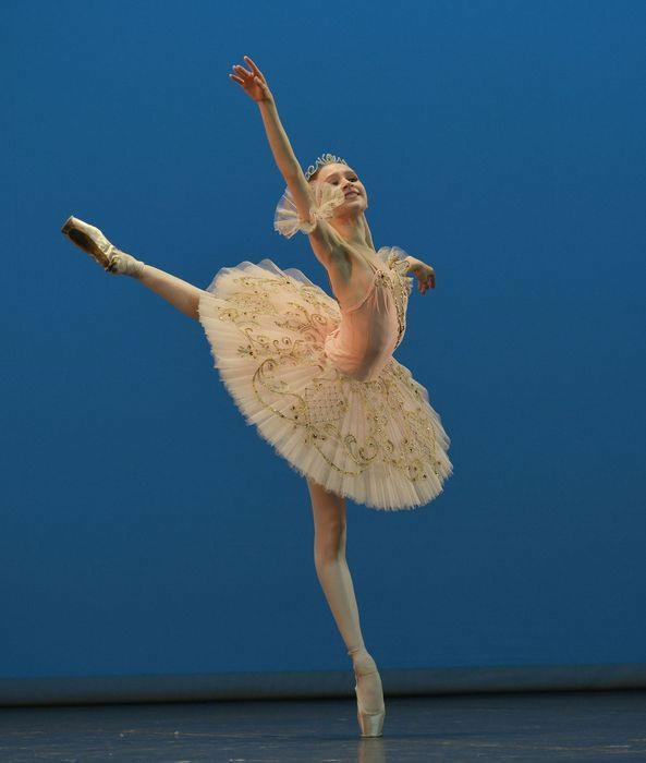Two Southern California dancers to compete in prestigious Prix de Lausanne ballet competition www.dailynews.
