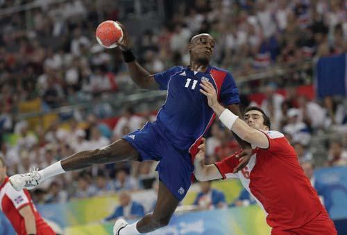 HANDBALL NOTES AND NEWS (Information taken from a variety of sources including ESPN, NCAA, Wikipedia and newspapers) Although handball does not receive the publicity in the popular press enjoyed by