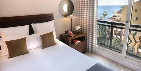 Contemporary in style, the accommodations at the Columbus Monte-Carlo combine chic, sophistication, harmony and comfort.