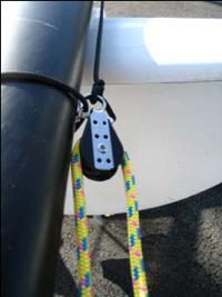 PICTURE The halyard must also be changed each season if you frequently use your boat, every two seasons if not. Only use 6mm dynema or spectra lines.