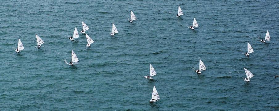 David Dellenbaugh s SPEED & The newsletter of how-to tips for racing sailors May/June 2014 smarts PLAY 1: Begin each run with a plan If you want to perform well downwind, both strategically and