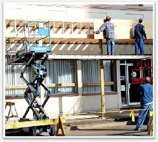 4 PREVENTING FALLS IN CONSTRUCTION Improper Scaffolding Construc on Working with heavy equipment and building materials on the limited space of a scaffold is challenging.