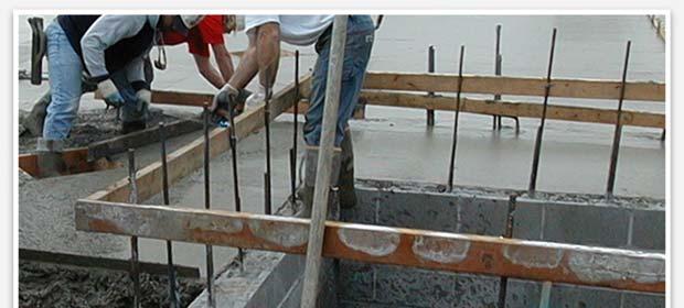 6 PREVENTING FALLS IN CONSTRUCTION Unguarded Protruding Steel Rebars Unguarded protruding steel rebars are a serious threat to safety on the jobsite. Even a small trip or slip can cause impalement.