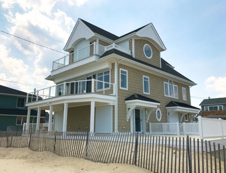 6. Tom s River, New Jersey When Hurricane Sandy made her mark, it became evident that strong buildings are a must at the Jersey Shore.