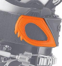 the snow out PROTECTIVE RAYS Designed to protect the first buckle from accidental impacts QUICK STEP-IN OVERAP COSURE Designed to ensure a perfect wrap of the cuff and the shell.