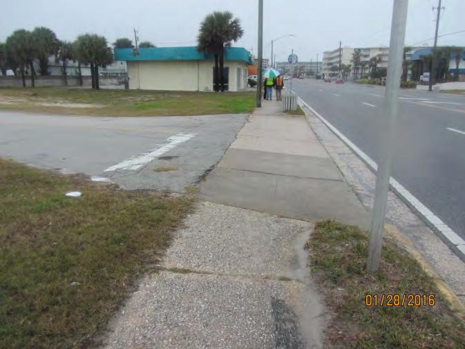 Issue #9: Minor Streets with Driveway Connections Location: Corridor-Wide Daytona Beach Section Figure 21 Figure 22 Description of Issue: The study team observed the named public minor streets of