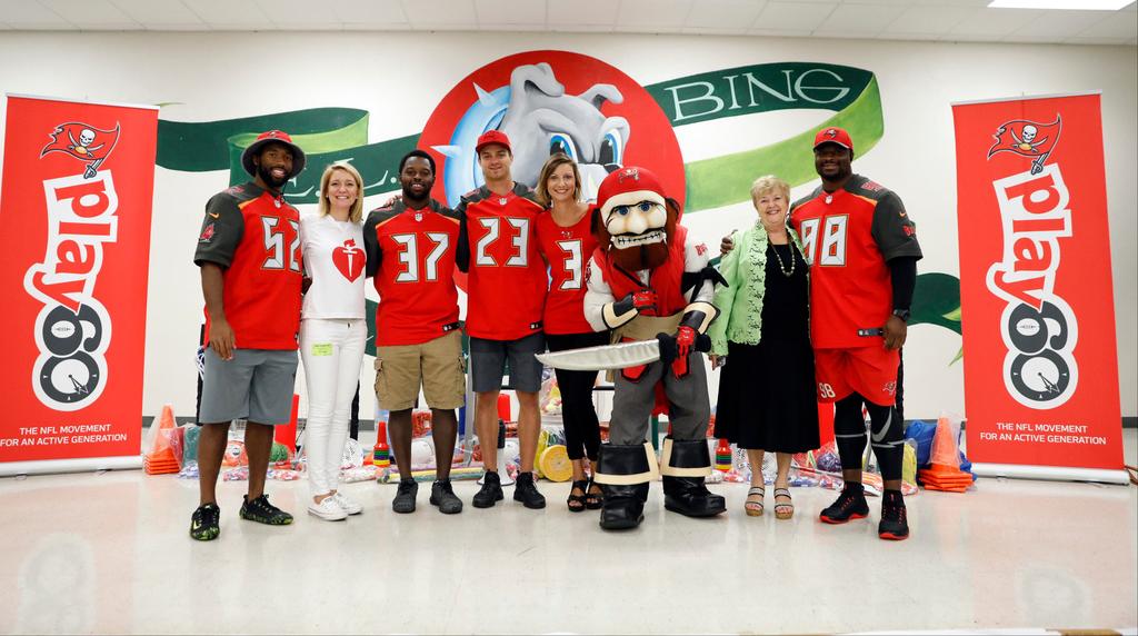 BUCCANEERS AND THE NFL CELEBRATE 10 YEARS OF GETTING KIDS ACTIVE AND HEALTHY THROUGH NFL PLAY 60 This fall, the NFL celebrated 10 years of getting kids active and healthy through NFL PLAY 60.