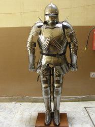 MEDIEVAL SUIT OF ARMOUR We are well-known