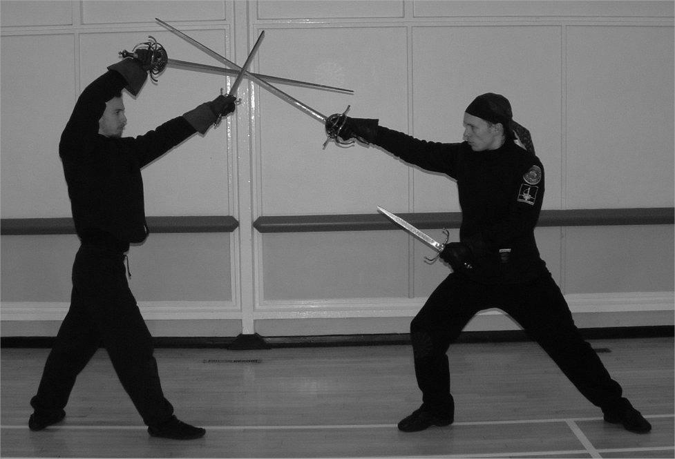 Avoid lateral separation between your sword and dagger along your opponent s blade, which will allow your opponent to