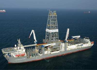 1.1.2 Ultra deep water drilling ship Drilling ships showing in figure1-2 work in water depths ranging from 600 to more than 3000 meters.