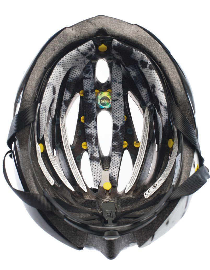 A major partnership exists between MIPS and Giro, which I first heard murmurs of at last year s Interbike when Giro unveiled a series of new MIPS-equipped helmets.