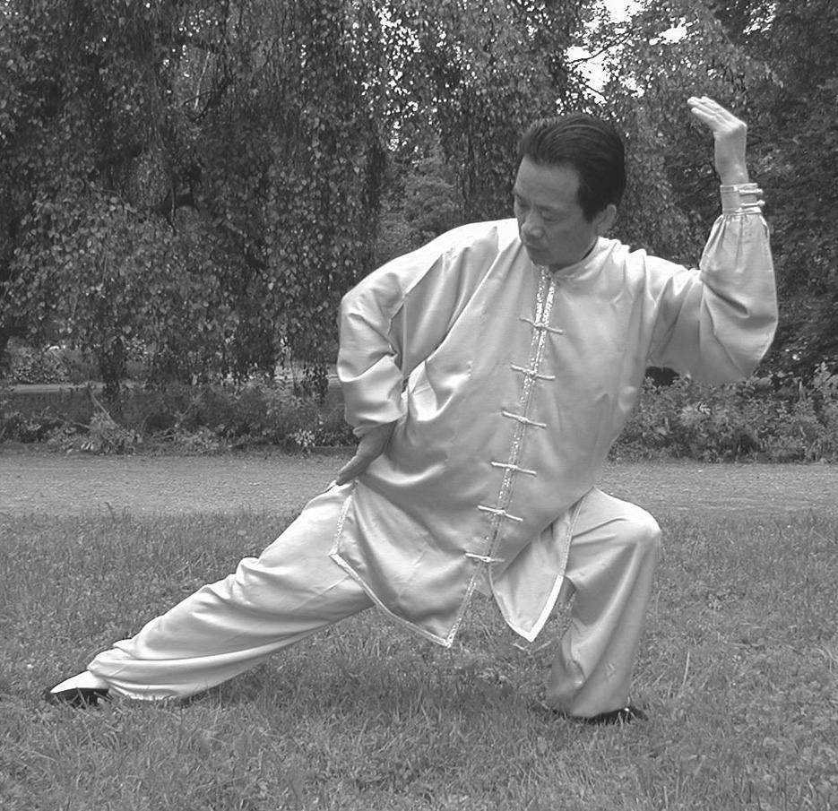 The Essence of Taijiquan Push-Hands and Fighting Technique After that, shift your weight to the left foot.