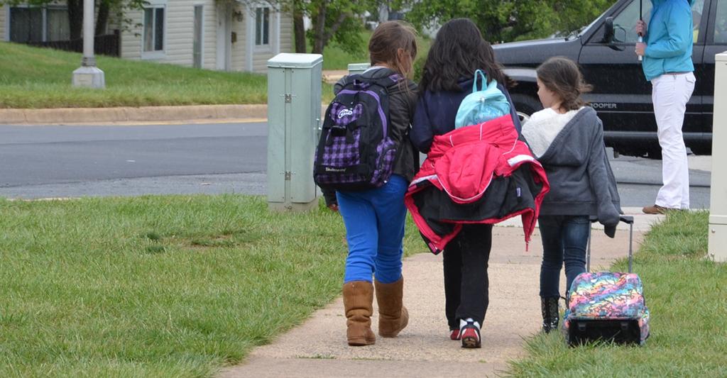 Getting Results: SRTS Programs That Increase Walking and Bicycling to School SafeRoutes National Center for Safe Routes to School Communities initiate Safe Routes to School (SRTS) programs for a