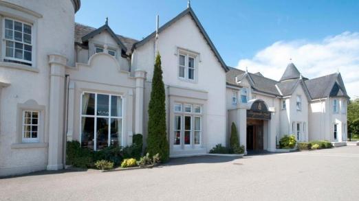 Kingsmills Hotel Originally a Scottish mansion house, the Kingsmills Hotel is set in 4 acres of beautiful gardens and is just one mile from Inverness city centre.