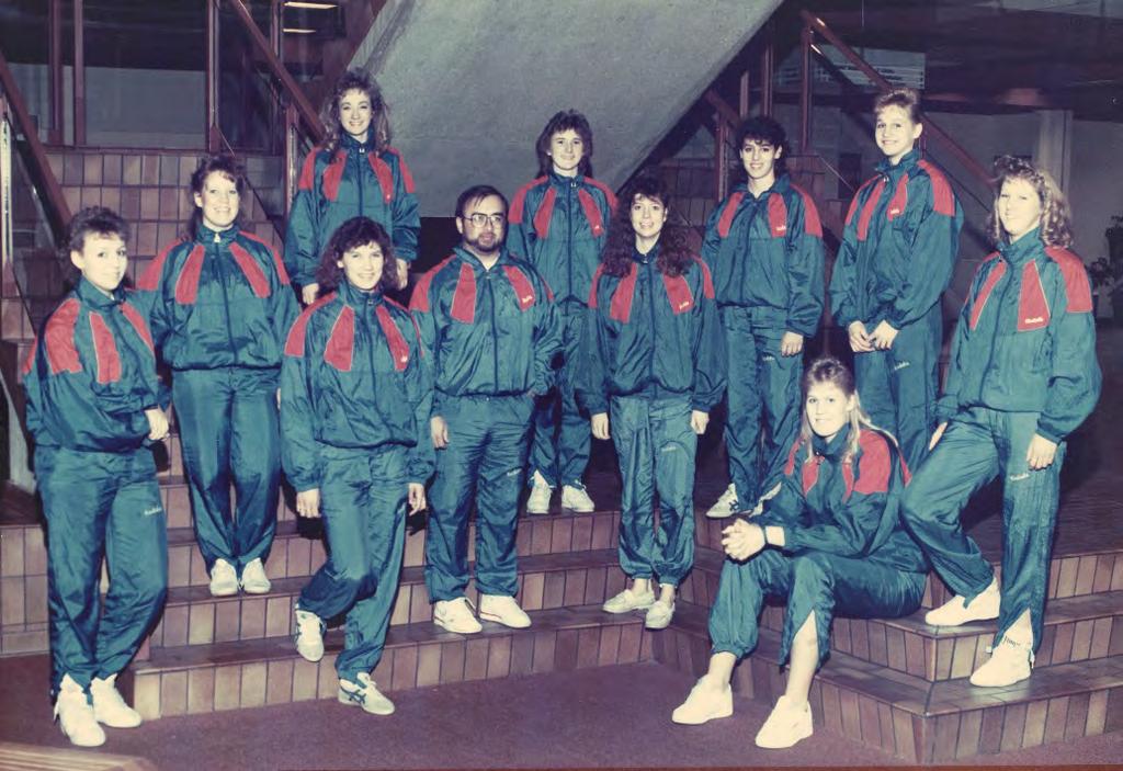1988-1989 Basketball Team - 2017 Inductee Back Row: Amber Powelson, Lori Mathews, Barb Babott, Carrie Kuntz, Shelley Kormos, Laura Bethlehem, Loretta Hazelaar Front Row: Trish Murphy, John