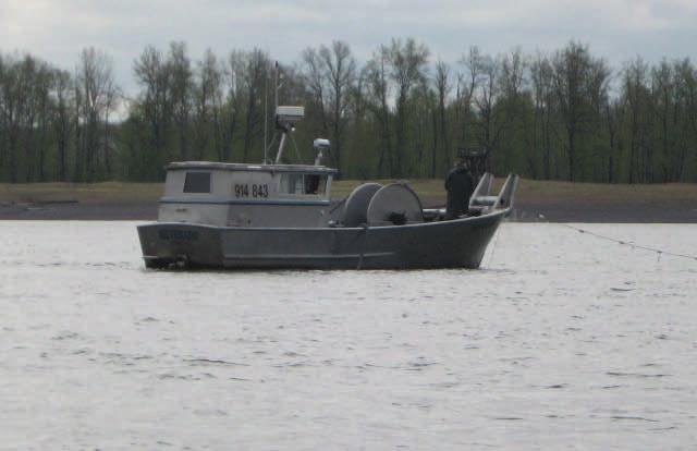 Hanson (Portland), and many other Division troopers, investigating a commercial fish case between October 25, 2005, and January 5, 2007. DDA Ujifusa on a gillnet boat with Sr. Tpr. Hanson.