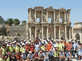 Continental Programmes Participants at the Aphrodisias Youth, Sport, Culture and Art Festival organised on the ancient site of Anatolia, Turkey NOC Type of special activities carried out ARM Office