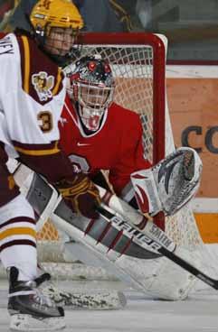 CHELSEA KNAPP Goaltender so. 5-9 York, N.Y. Lawrence Academy Business 31 WCHA Defensive Player of the Week (Jan. 2-3, 2010) Ohio State Scholar- Athlete (2009-10). National Experience Named to the U.S. Women s Under-22 Team that will face Canada s U-22 Team in three-game series, Aug.