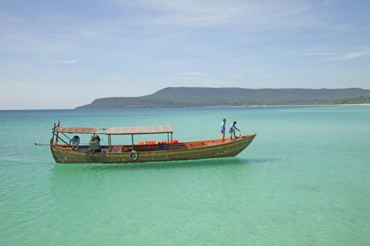 Blue Lagoon Chnee Cheeb A 15 minute ride by boat allows you to discover one of Koh Rong s most magnificent bays, Chnee Cheeb or Cheeb Bay. It s so beautiful that we ve nicknamed it Blue Lagoon.
