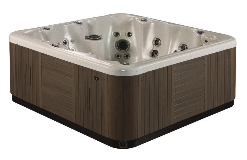 The GL8 is truly deluxe, which is what you would expect from Great Lakes Spas.