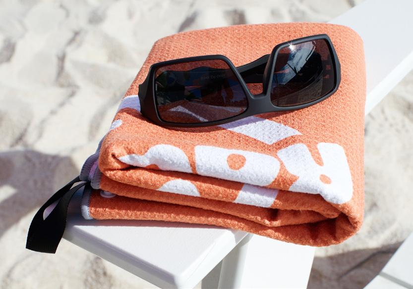 Fun & Multifunctional Six pairs of BPA-free, rust-proof snaps allow a Snappy Towel to be worn in several ways: Over the shoulders as a
