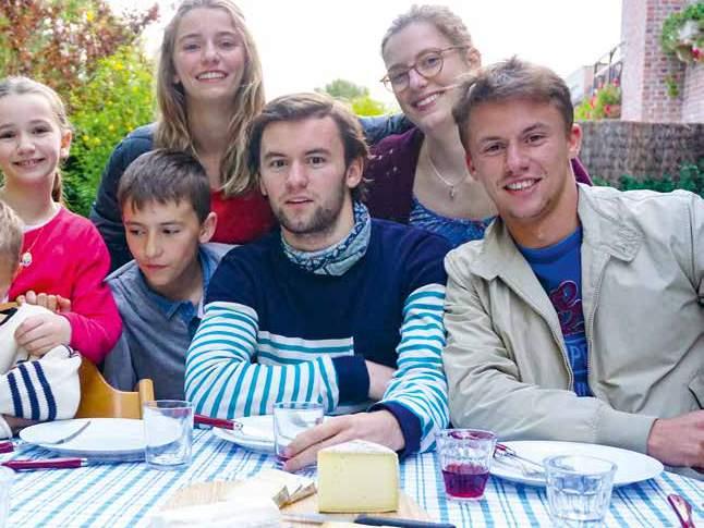 12/18 years old French Summer courses - Arcachon Bay We offer Homestay Summer Courses in attractive cities with morning and a full activity program including sports and excursions.