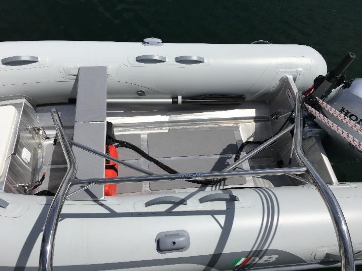 outboard motor operation / controls, such as location of the electric