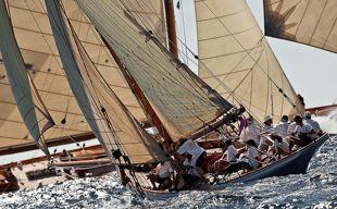 MONACO CLASSIC WEEK Held from 9 to 13 September 2015 by the Yacht Club de Monaco, Monaco Classic Week - La Belle Classe demonstrates the unwavering commitment of Monaco to the sea and its maritime