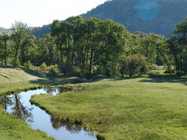 covered meadows, bordering the Boulder River shown in these pictures.