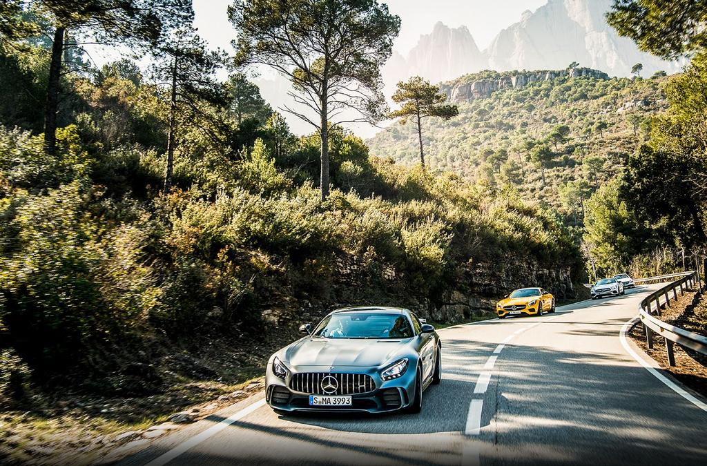 AMG EMOTION-Tour 37 Every moment counts especially on an AMG EMOTION-Tour. Here you will experience a symphony of moments of unparalleled performance and enjoyment.